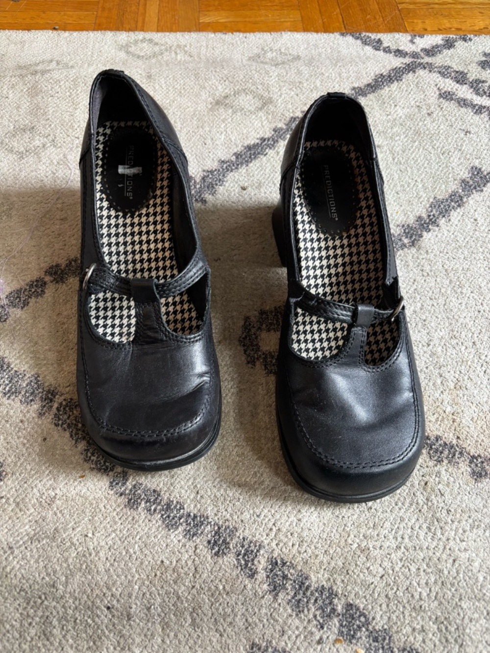 THE CUTEST 90s Mary janes Real Leather * accepting offers